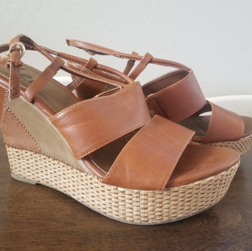 LEI Wedges - Picture 2 of 4